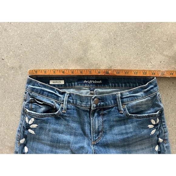 Driftwood Embroidered Marilyn Jeans Size 27 Floral Stretch Denim Blue White GUC - Picture 8 of 12